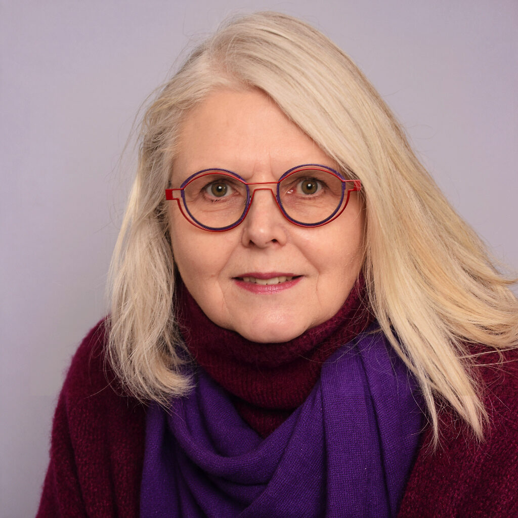 Sabine Kolodinksi, FMC, speaking at FIRST by FMD